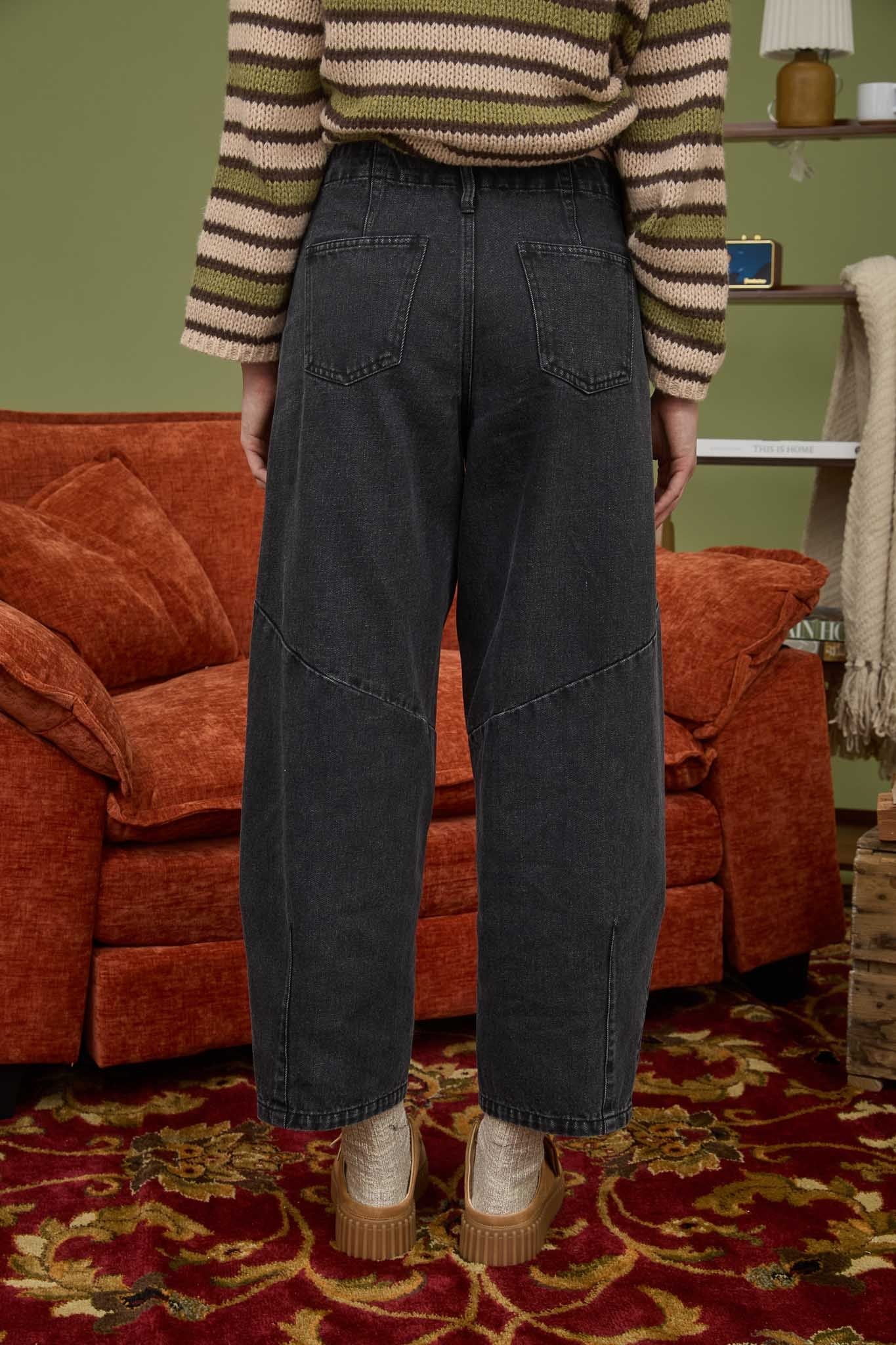 Black Barrel Jeans