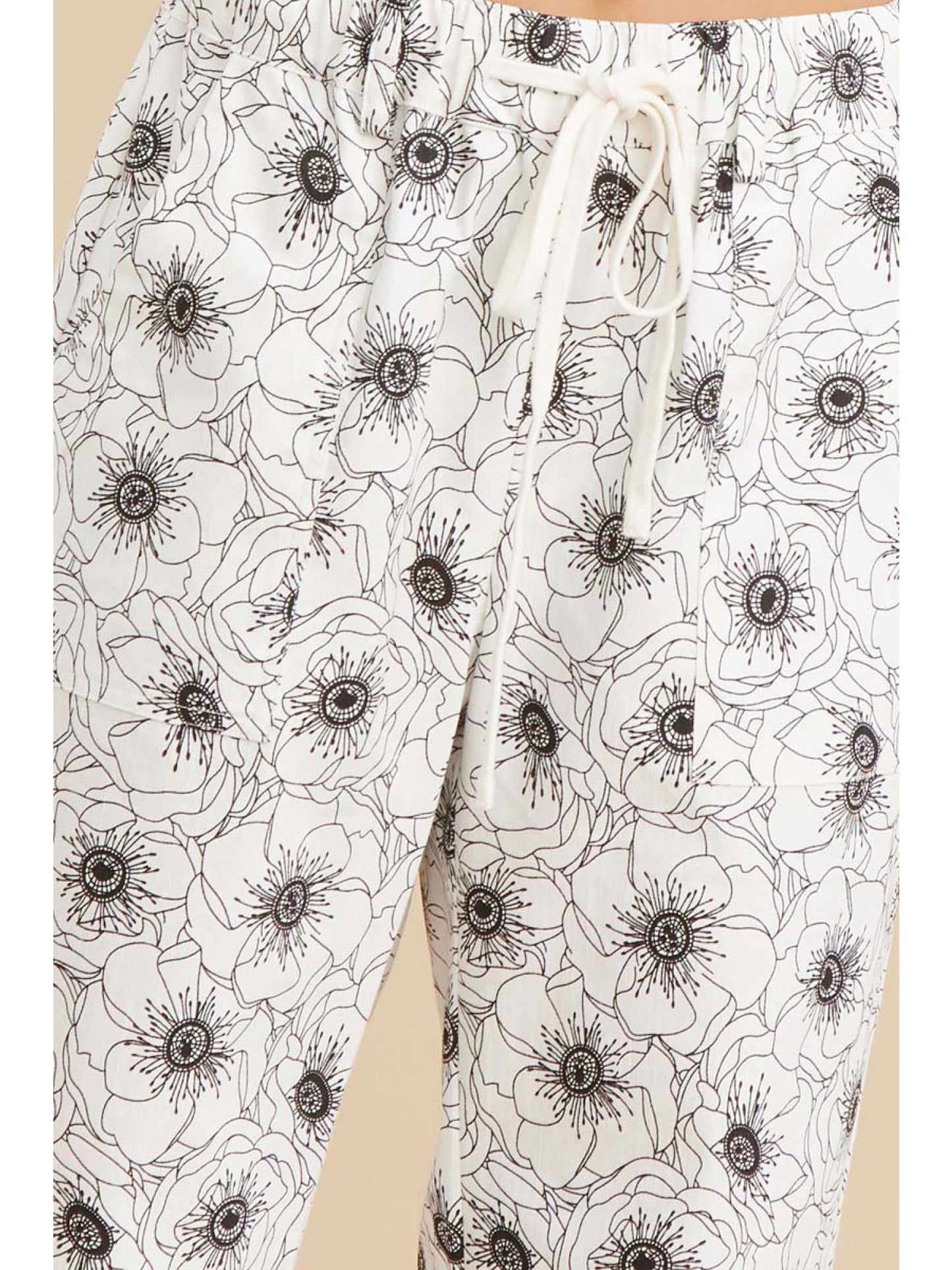Line Print Floral Pants